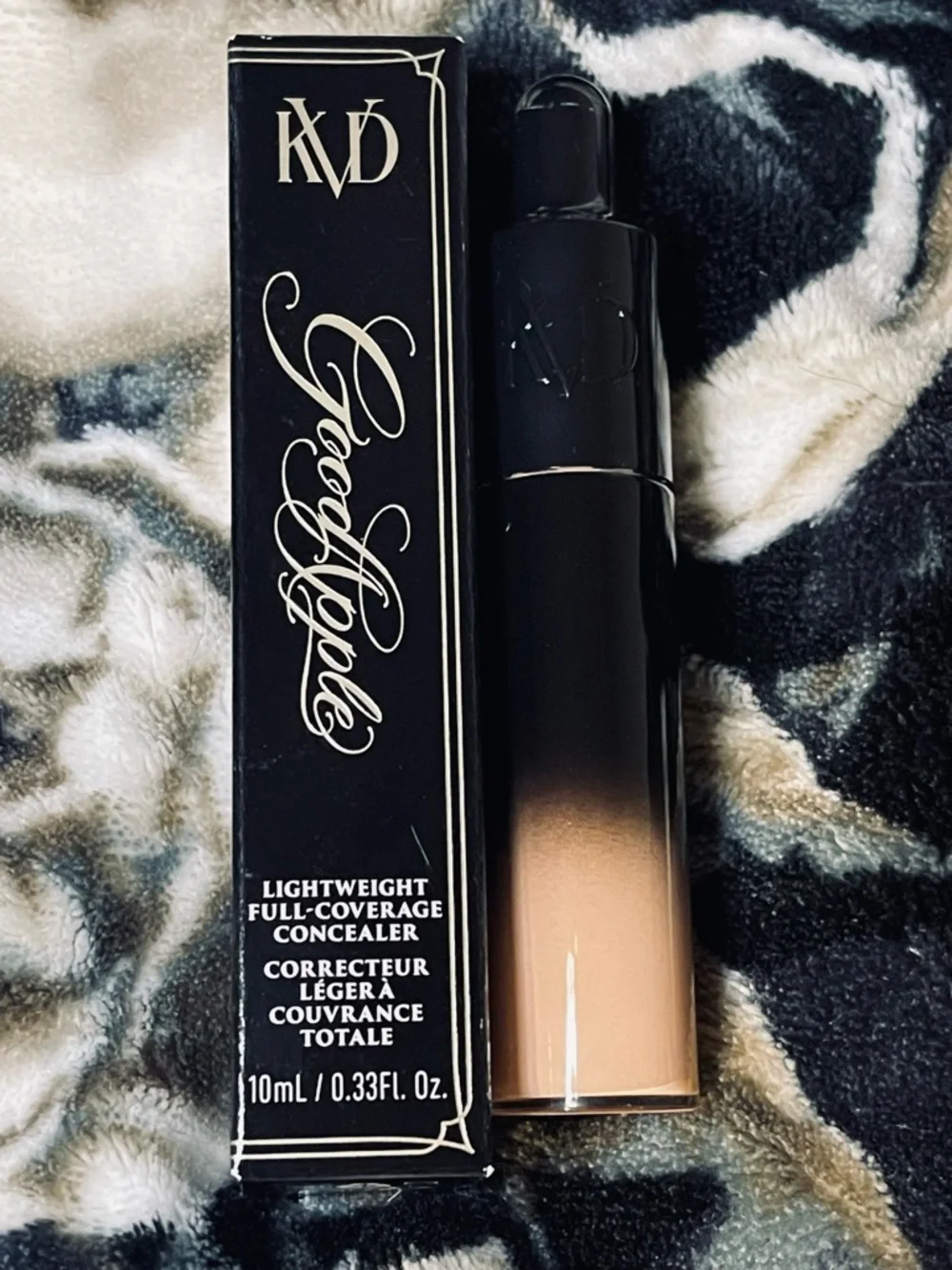 KVD Light 122 Good Apple Lightweight Full Coverage Concealer